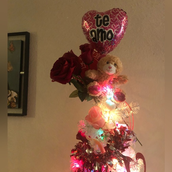 Meet your Posher, Brooke 💜 - Picture 7 of 13